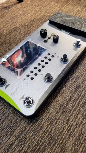 Mooer GE1000 (Novo)