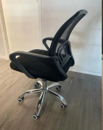 Cadeira de Escritório Giratória Ergonômica Tela - Seminova