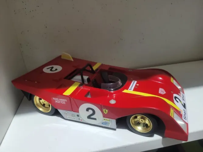 Miniatura Ferrari 1/18 Le Mans