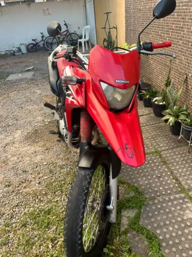 XRE 300 10,500 deve 2,000