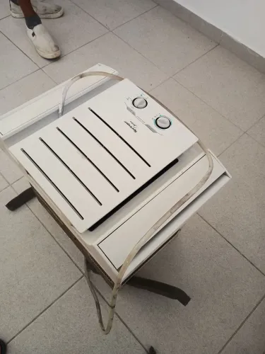 Vendo Ar de parede 75000 127v pouco uso, valor R$ 450,00