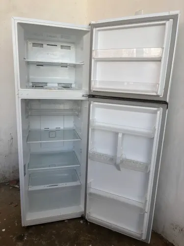 Geladeira midea 437l