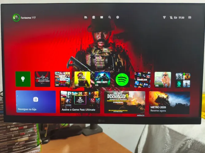 Monitor LG Ultragear com Braço articulado ELG