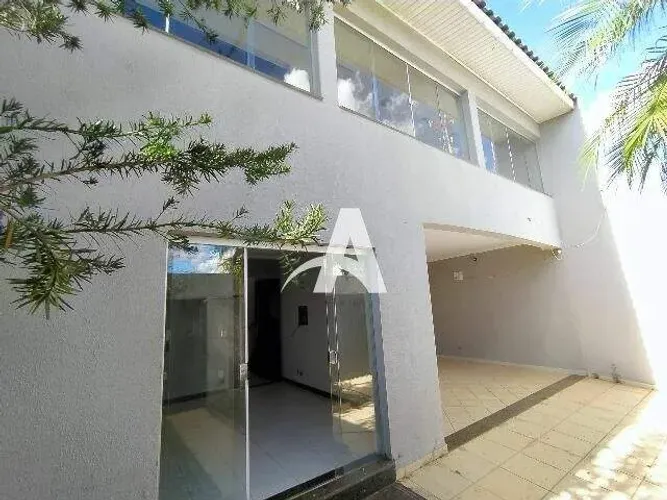 Casa para aluguel, 7 quartos, 1 suíte, 2 vagas, Presidente Roosevelt - Uberlândia/MG