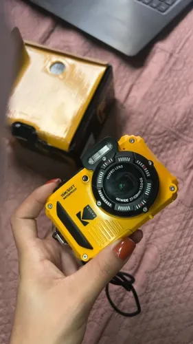 KODAK PIXPRO WPZ2 COM DETALHE NO FLASH