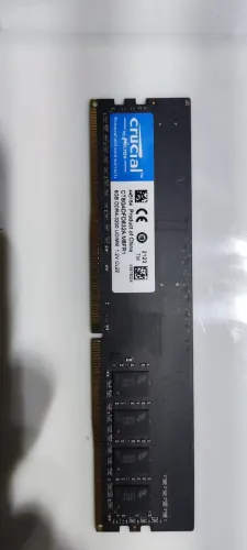 Memória RAM DDR4 8GB 3200MHz Crucial para PC desktop usada