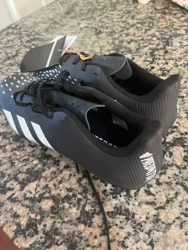 Chuteira Adidas Predator Freak 4 Campo