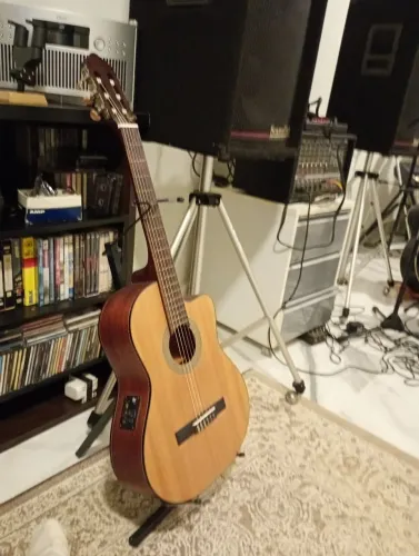 Violão Cort nylon excelente só 600 reais 