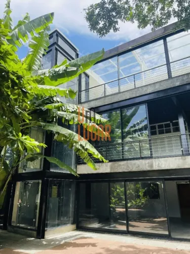 Um Lugar Imóveis aluga: Casarão Comercial de Alto Padrão com 2 Pavimentos na Cidade Velha,