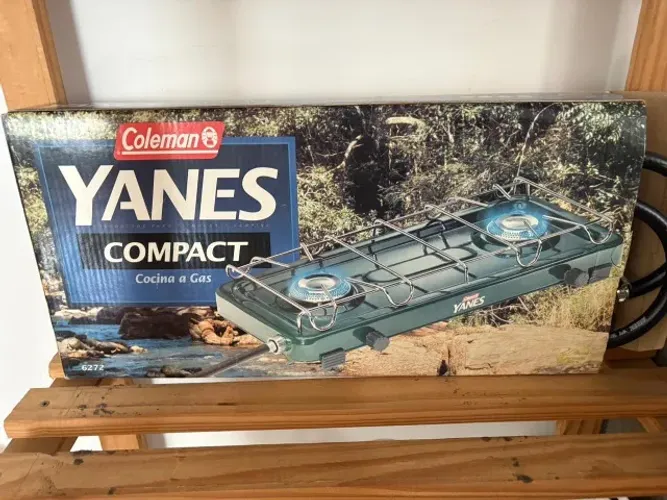 Fogão a Gás Coleman Yanes Compact - Portátil - Vintage Funcional