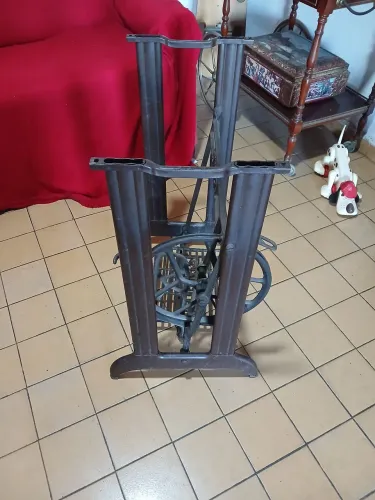 Suporte de Máquina de costura Singer 