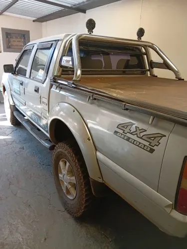 Mitsubishi L200 GLS 2.5 4X4 CD Diesel 2003