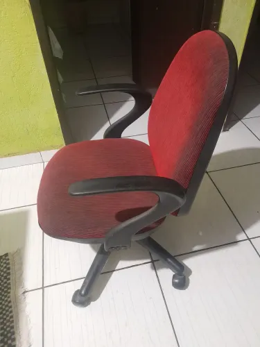 Cadeira de escritório.