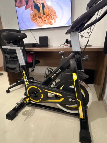 BICICLETA SPINNING COM RODA DE INÉRCIA 13KG