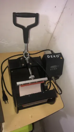 Prensa térmica cilíndrica DEKO