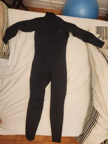 Roupa de borracha Marca Dark Lightning / Tamanho: LARGE