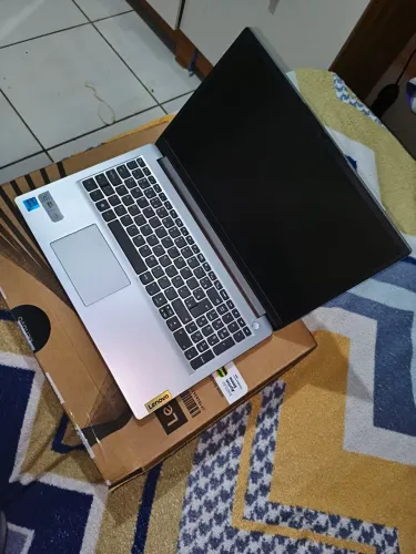Notebook lenovo Intel core i3-1315u GHz 4.5 <br>6 nucleos, 8 threads, ssd 256GB NF e garantia