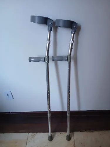 Par de Muletas Ajustáveis Mercur