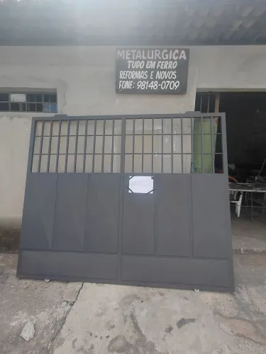 Vendo Portão de aço