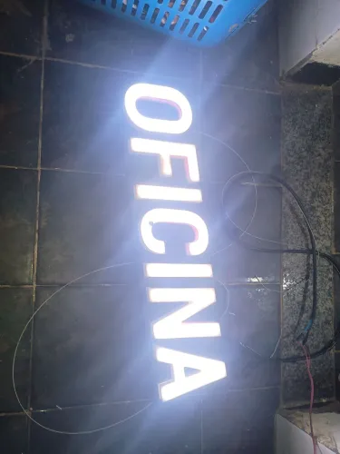letreiro luminoso lojas mercados comércio