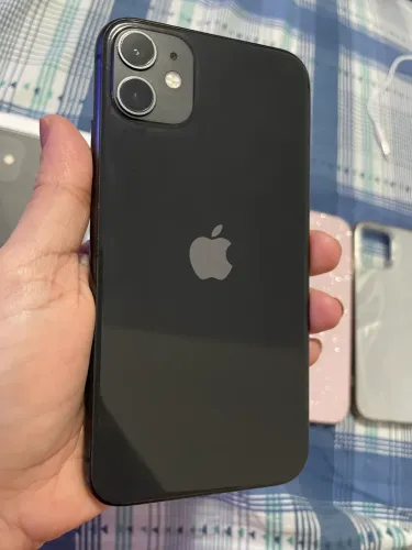 Vendo celular iPhone 11 super conservado mil reais 
