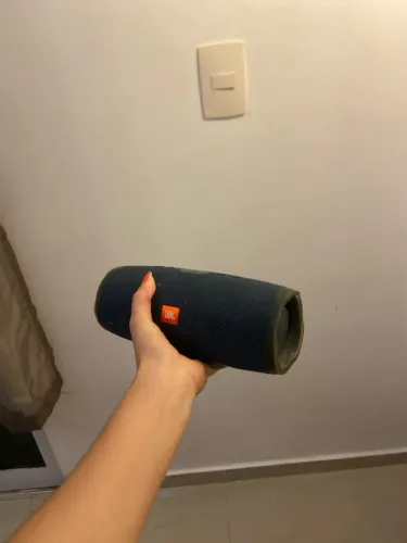 JBL charge 4