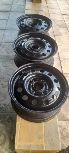 3 Rodas de Ferro Ford Ka e Fiesta Aro 13 R$ 150  as Tres