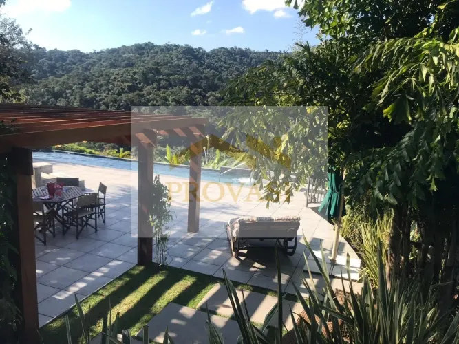 Vila Velha - Casa Espetacular para Venda e Locação, com terreno de 3.167m