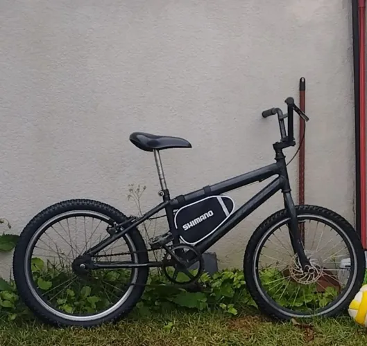 BIKE ARO 20 BOM ESTADO - PRETO FOSCO (Acompanha Bolsinha!)