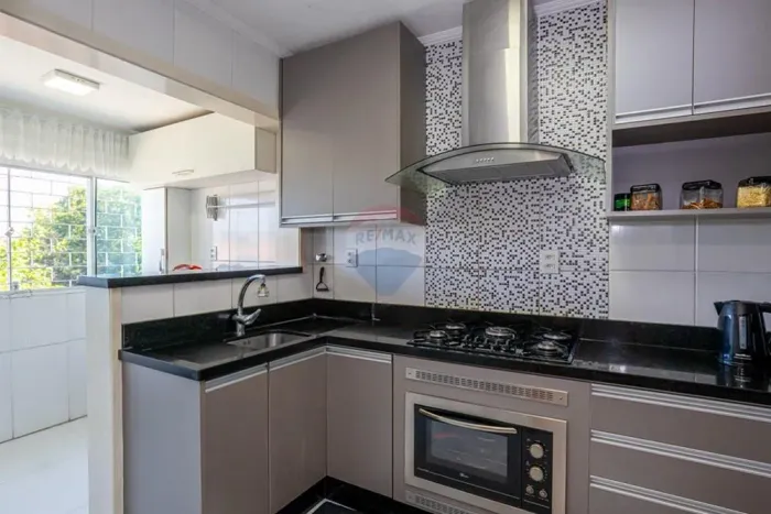Apartamento mobiliado de 03 dormitórios, com suíte, na área central do Parque dos Anjos, e