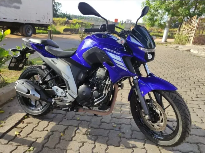 Yamaha FZ25