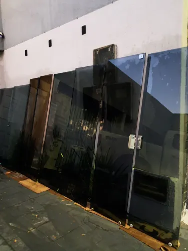 Portas de vidros e divisorias de vidro