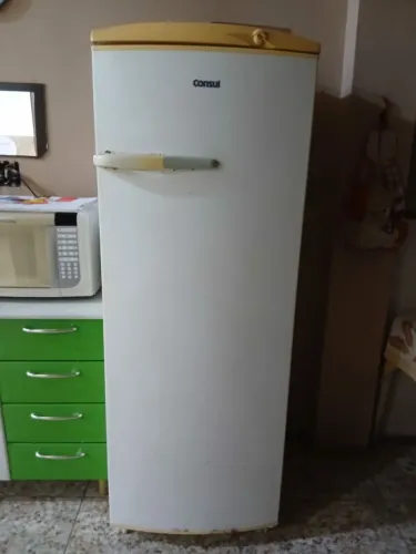 Vendo Geladeira Consul 360L