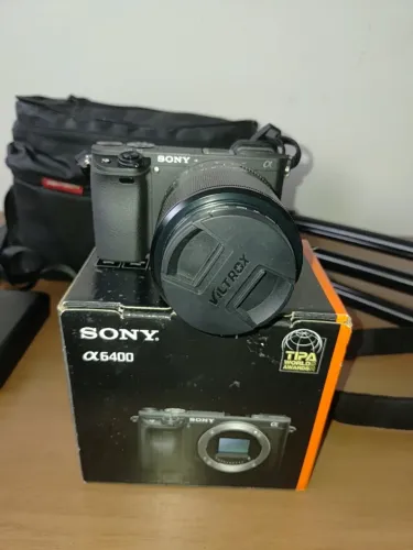 Câmera Sony a6400 + Lente Viltrox AF 85mm f/1.8 + Lente Viltrox AF 24mm f/1.8