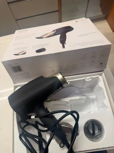 Secador Panasonic Tecnologia Nanoe Trata e Hidrata 1700W