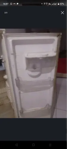 Vende se geladeira 