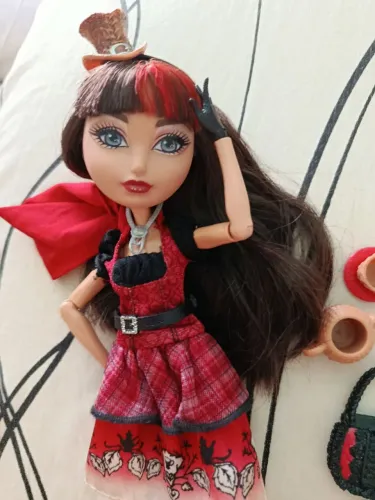 Cerise hold tea party - ever after high