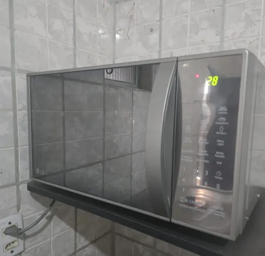 Microondas LG 32 Litros espelhado