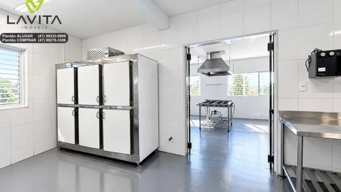 COZINHA INDUSTRIAL para aluguel no Bairro Fortaleza em Blumenau-SC. Entre, organize sua pr