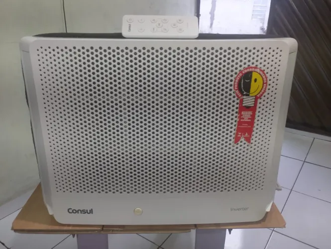 Ar-Condicionado de Janela Consul Inverter 7000 BTUs Eletrônico - Seminovo
