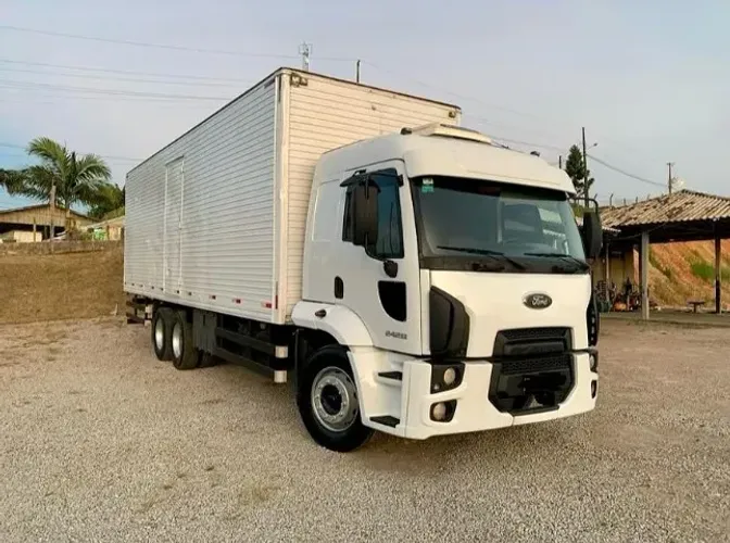 Ford cargo 2428 6x2 2012 único dono