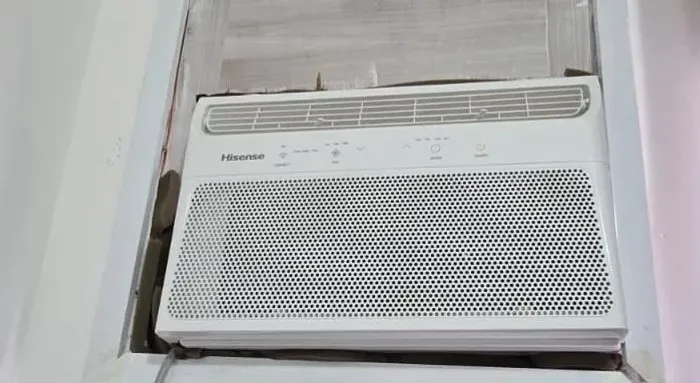 Ar-Condicionado de Janela Hisense 8.500 BTUs com Wi-Fi - Seminovo