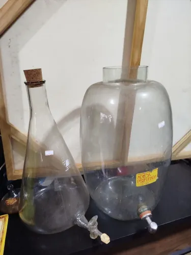 Frasco antigo de vidro de perfumaria 