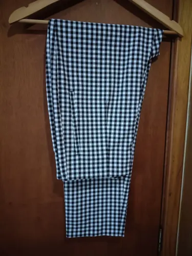 Calça Zara Novíssima sem Uso XL veste 42 