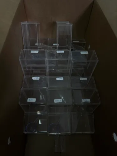Pote de acrílico com colheres de acrílico