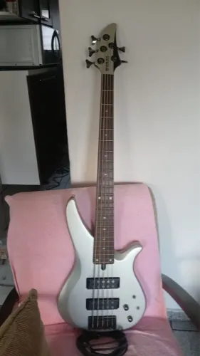 Contra baixo yamaha rbx375
