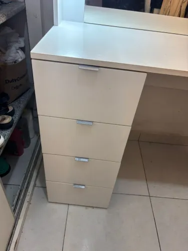 VENDO PENTEADEIRA CAMARIM