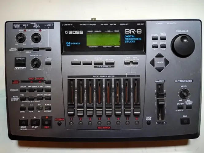 Mesa gravadora Boss / Roland BR 8 funcionando perfeito