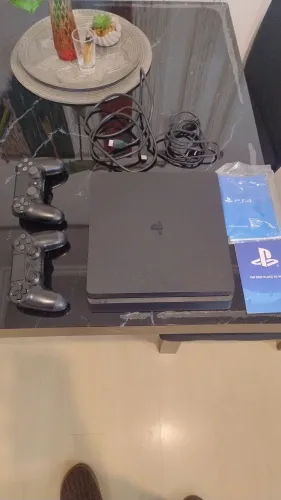 Ps4 slim muito bem cuidado