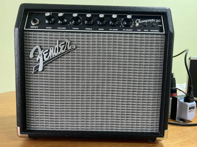Fender Champion 20 Amplificador 